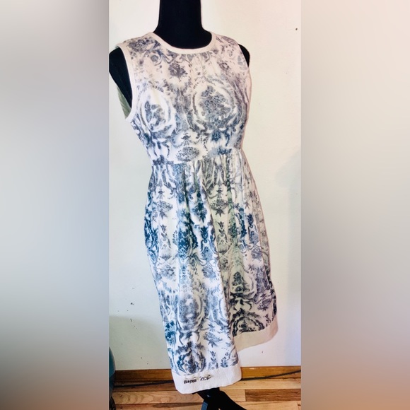 MAX MARA Rare White & Blue Floral Dress W/Crystal Detailing - Beautiful! - Picture 3 of 13